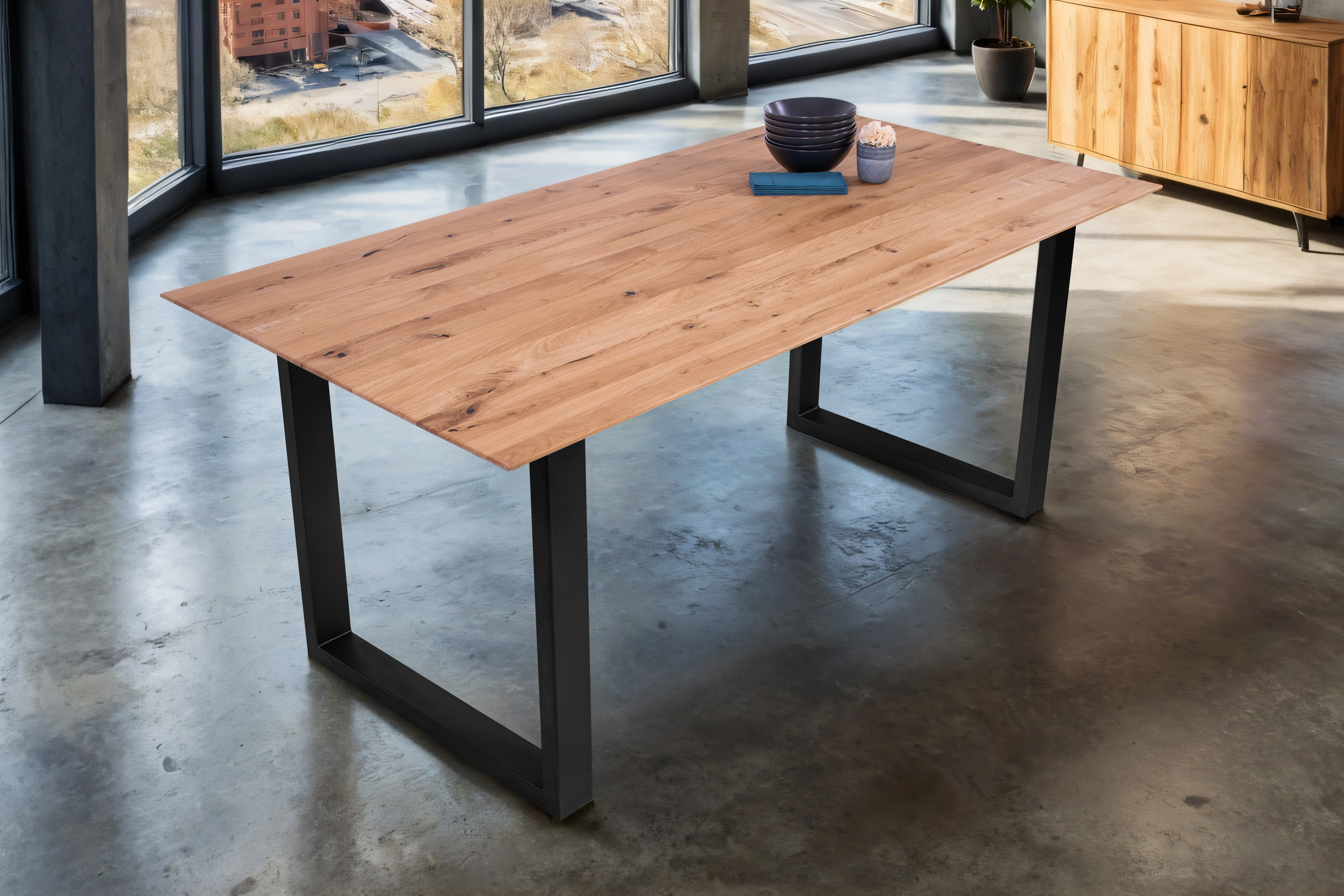 Esszimmertisch Schweizer Kante eckig massiv & geölt Eiche 200x100 schwarz U-Gestell Lotte