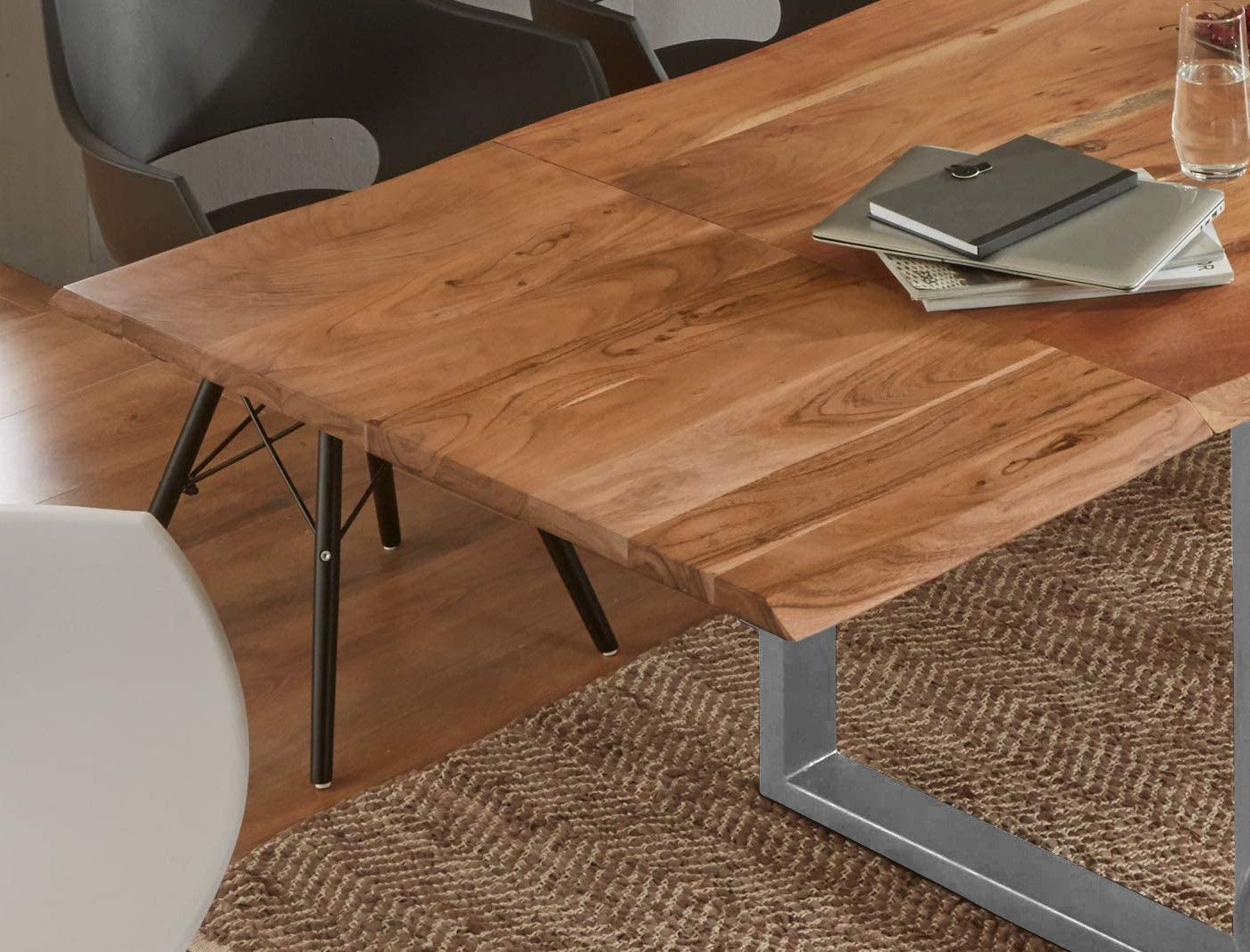 Esstisch Baumkante Akazie natur 180(280)x90 Ansteckplatten silber ADINA