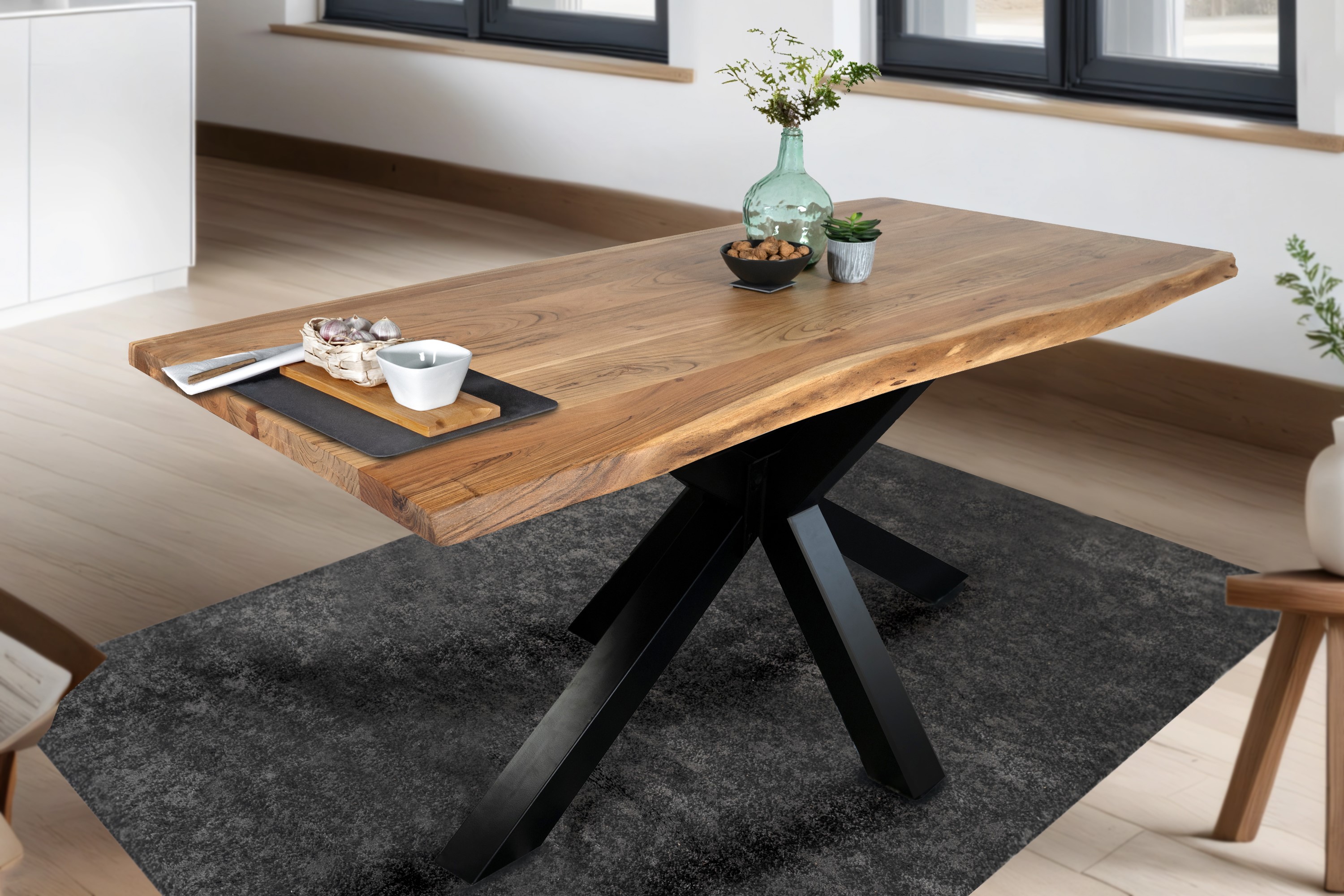 Esstisch Baumkante massiv Akazie Natur 300 x 100 Spider-Gestell schwarz TIM