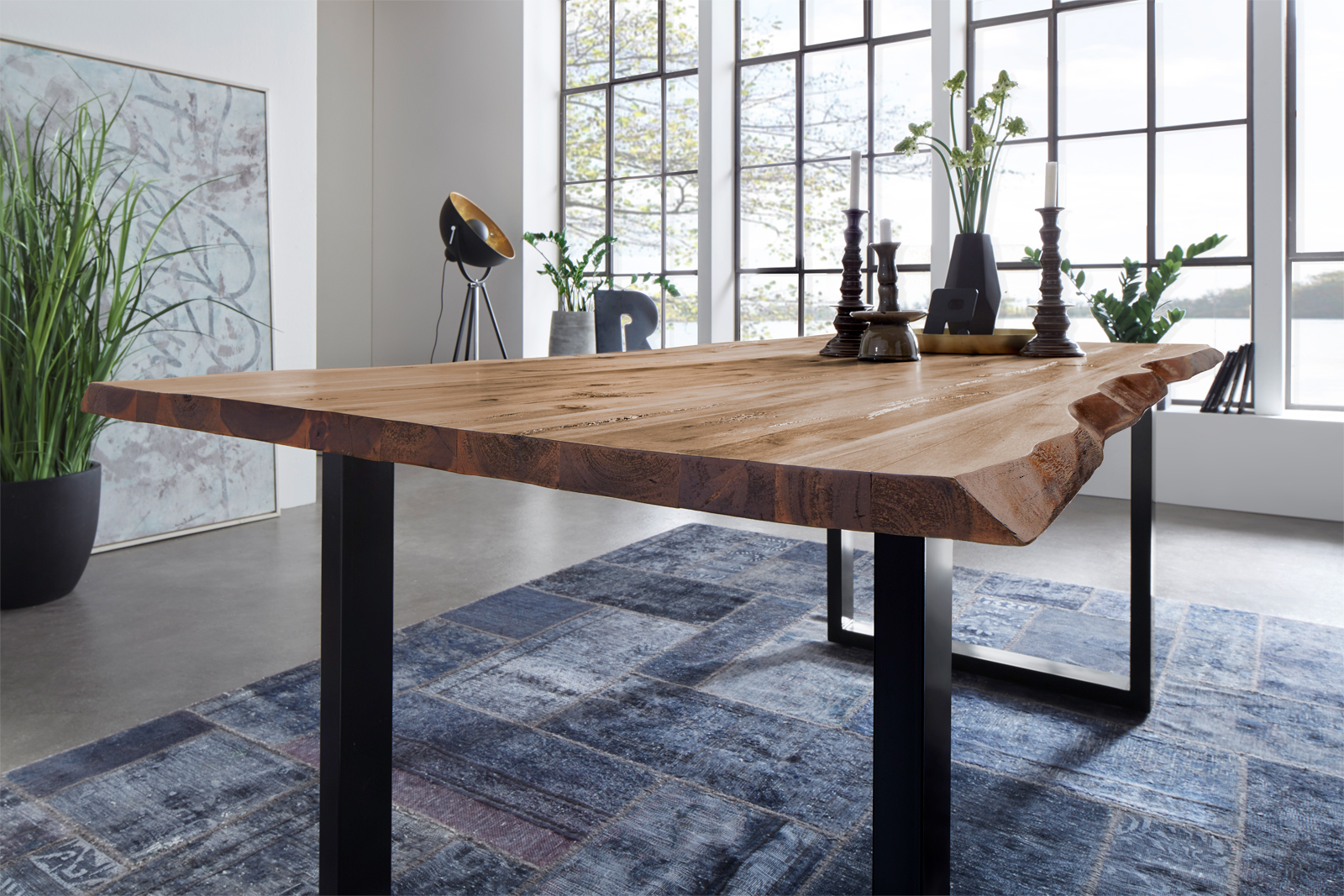 Esstisch Baumkante Massiv Akazie eichefarben 180 x 90 schwarz NOAH