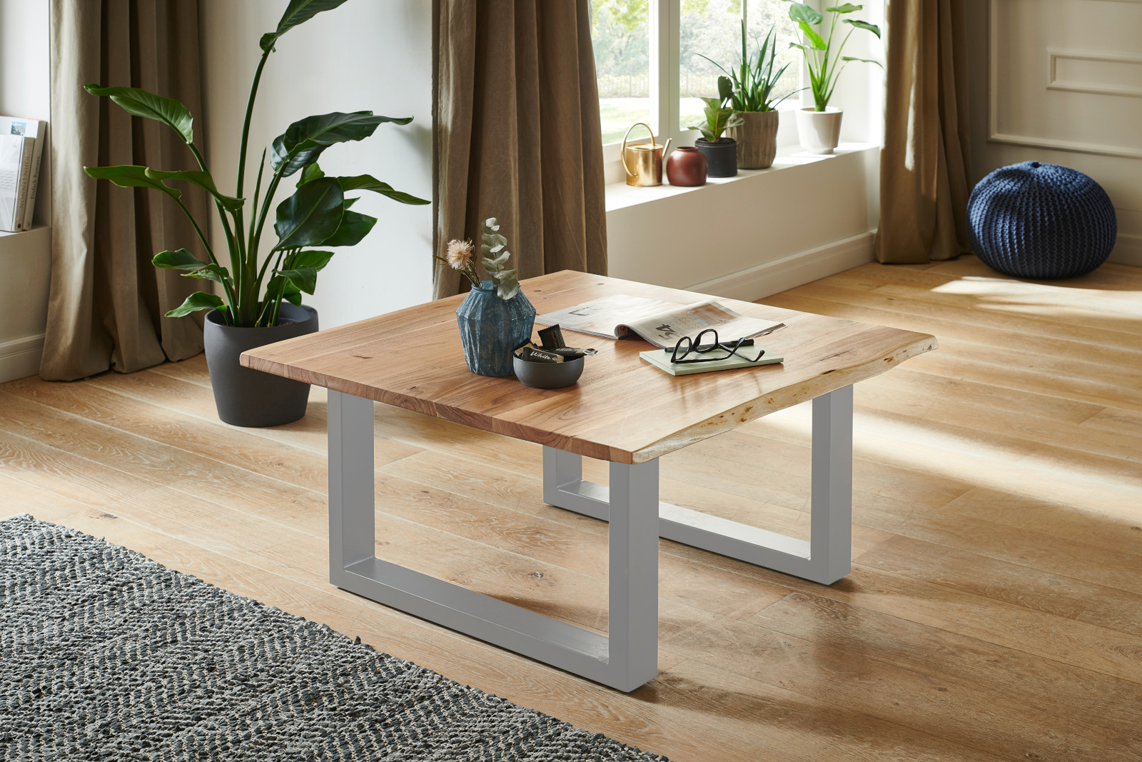  Couchtisch Baumkante massiv Akazie natur 90 x 90 silber NOAH