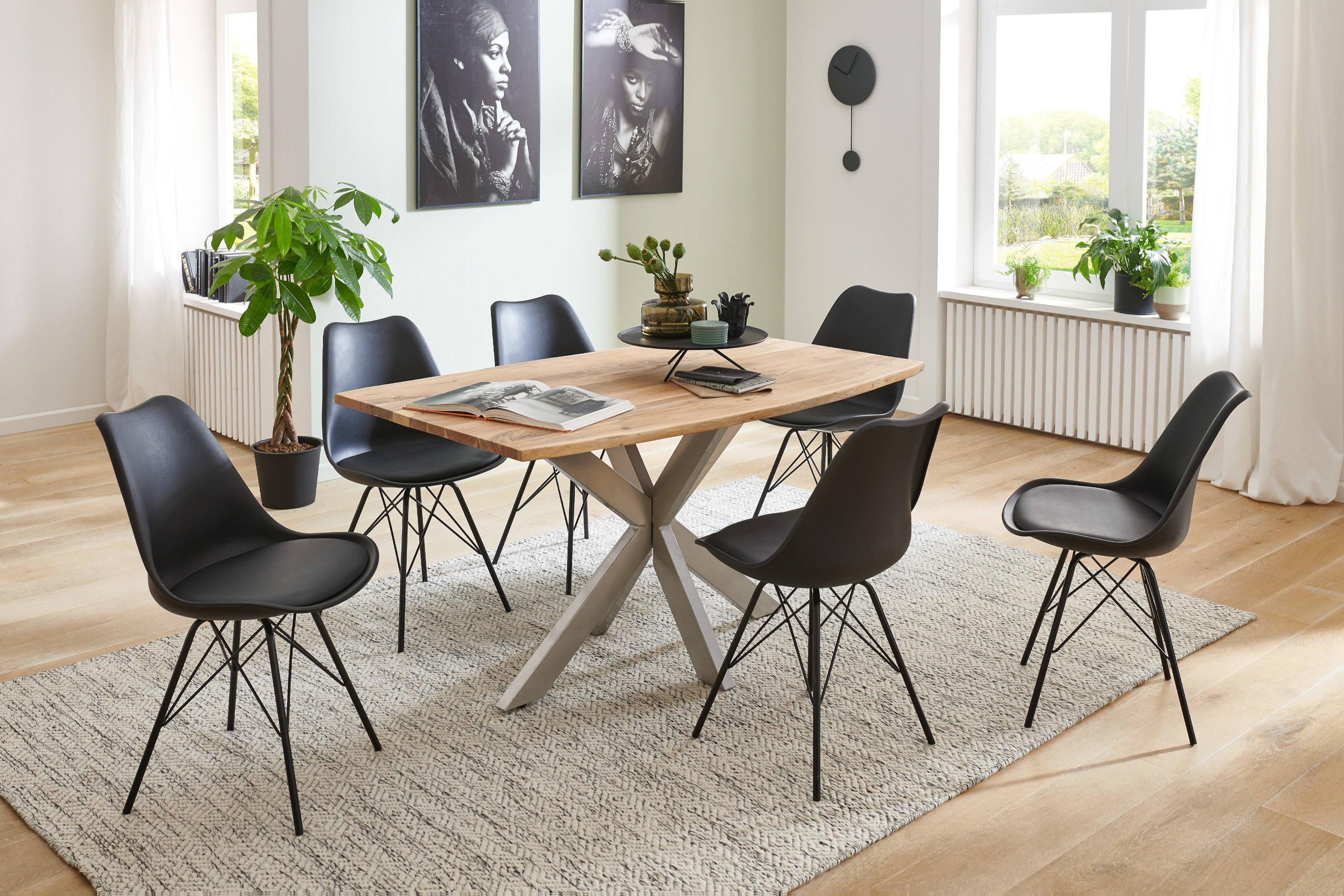 Esstisch Baumkante massiv Akazie natur 120 x 80 cm Spider-Gestell silber Kalea