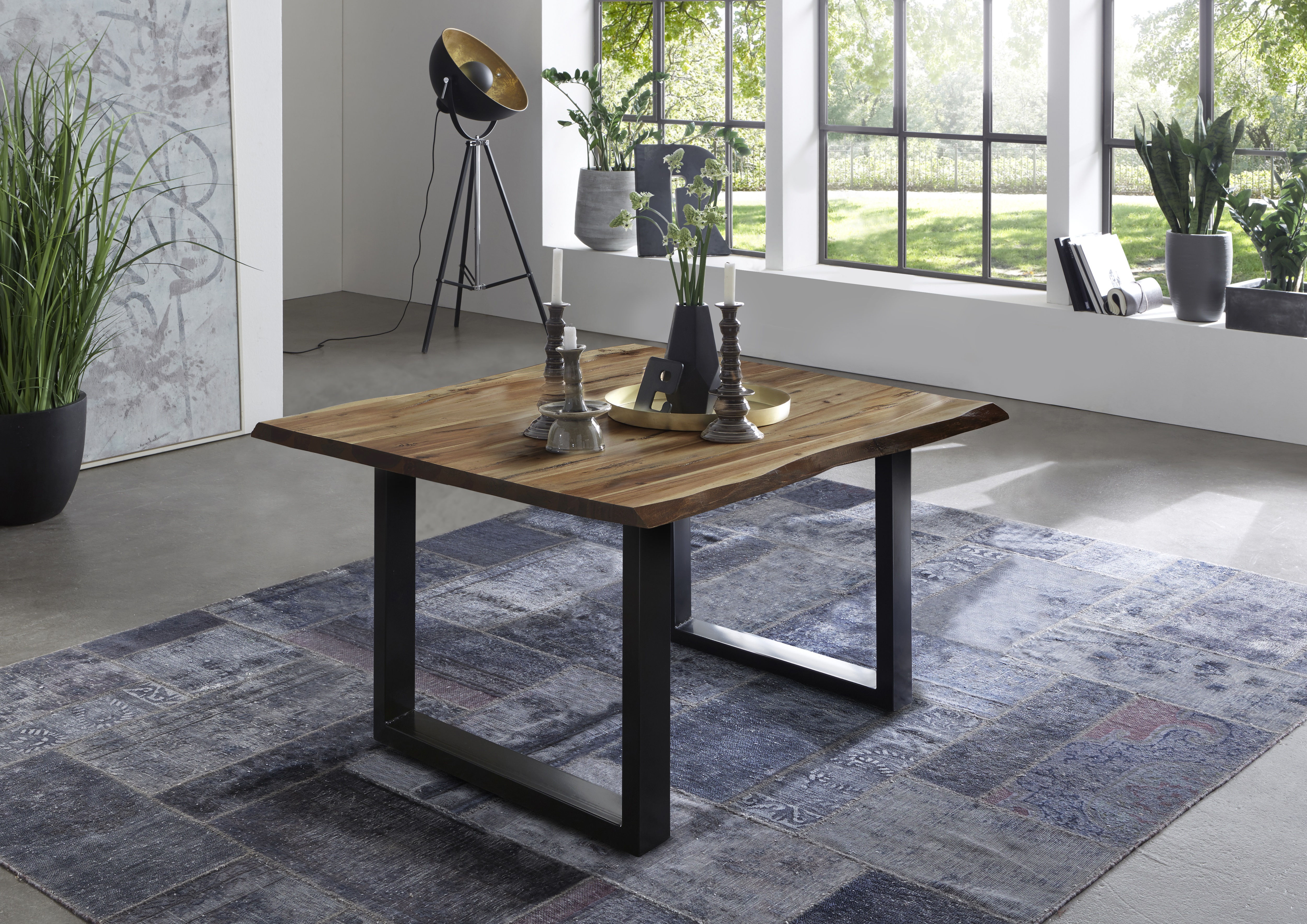 Esstisch Baumkante Massiv Akazie natur 80 x 80 schwarz NOAH Esstisch Baumkante Massiv Akazie natur 80 x 80 schwarz NOAH