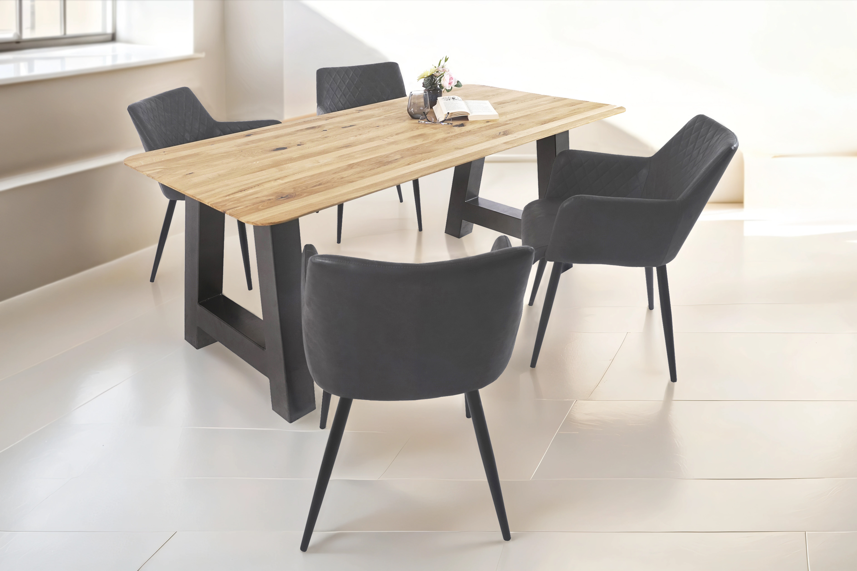 Esszimmertisch Schweizer Kante rund massiv & geölt Eiche 160x85 schwarz A-Gestell Lotte
