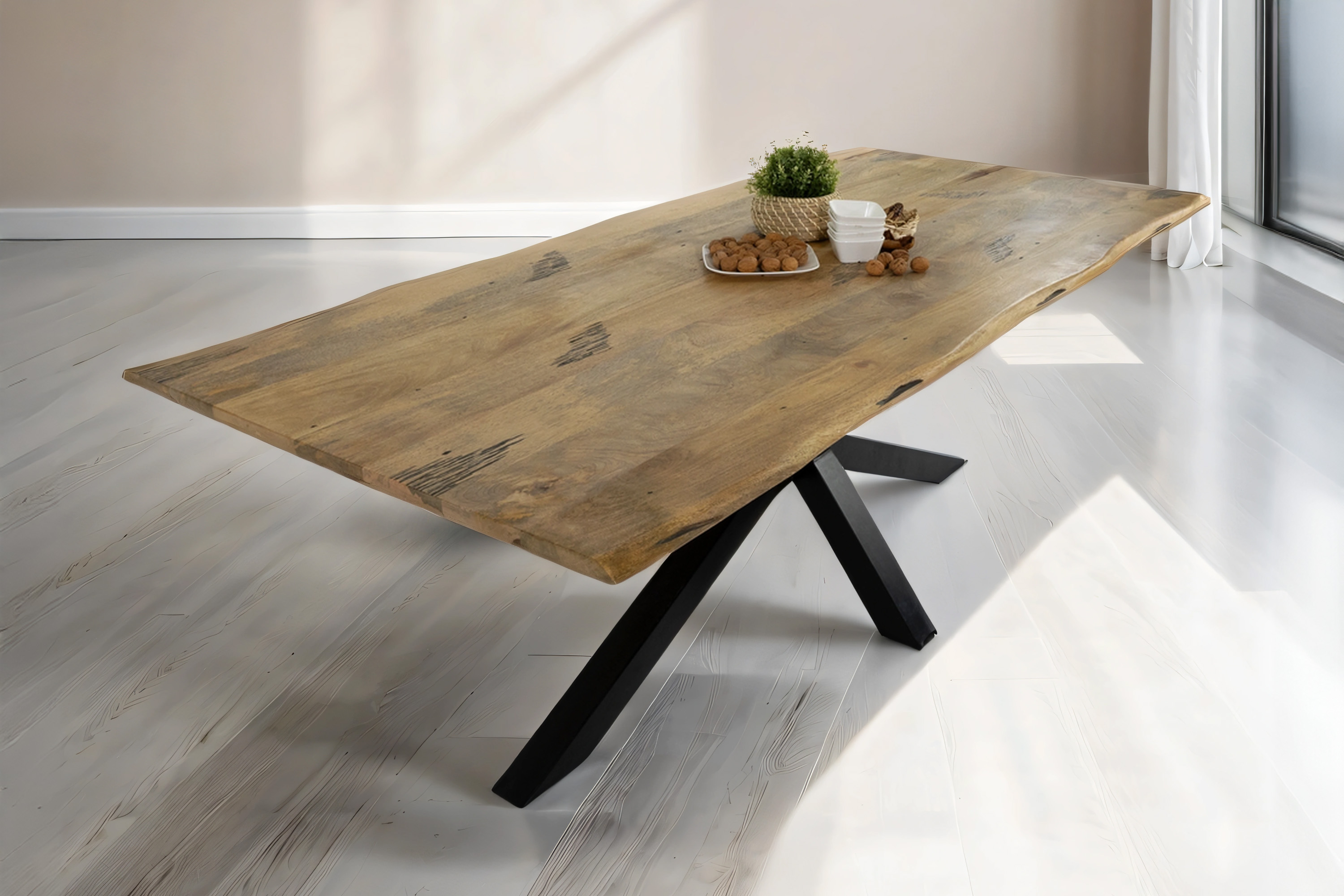 Esstisch Baumkante Massiv Mango naturfarben 220 x 100 schwarz Spider-Gestell Tiger