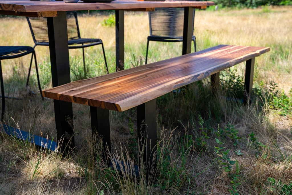 Outdoor-Baumkantenbank 180 x 40 cm Akazie mit U-Gestell Schwarz AVILA