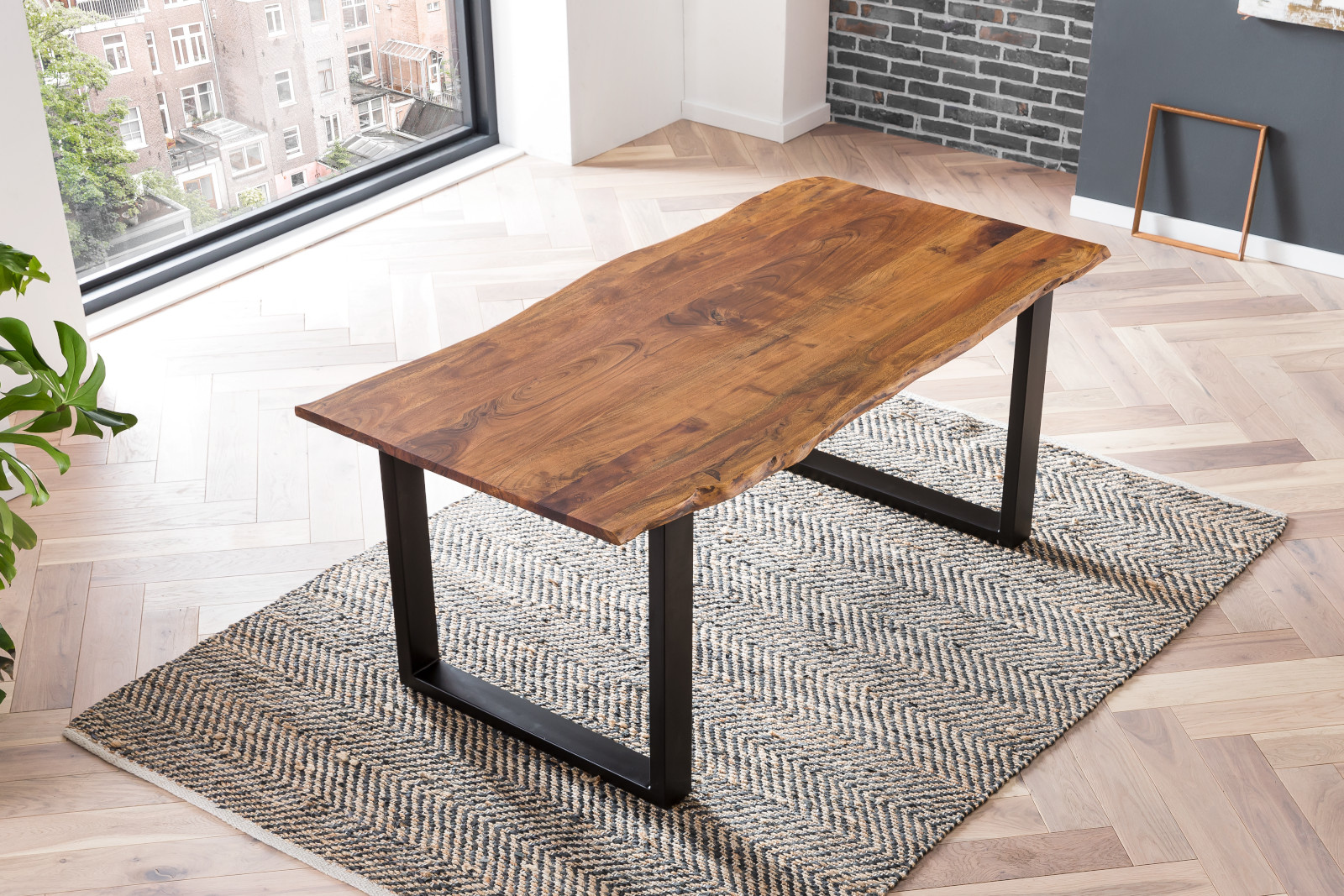 Esstisch Baumkante massiv Akazie nougatfarben 180 x 90 cm schwarz LAURINA