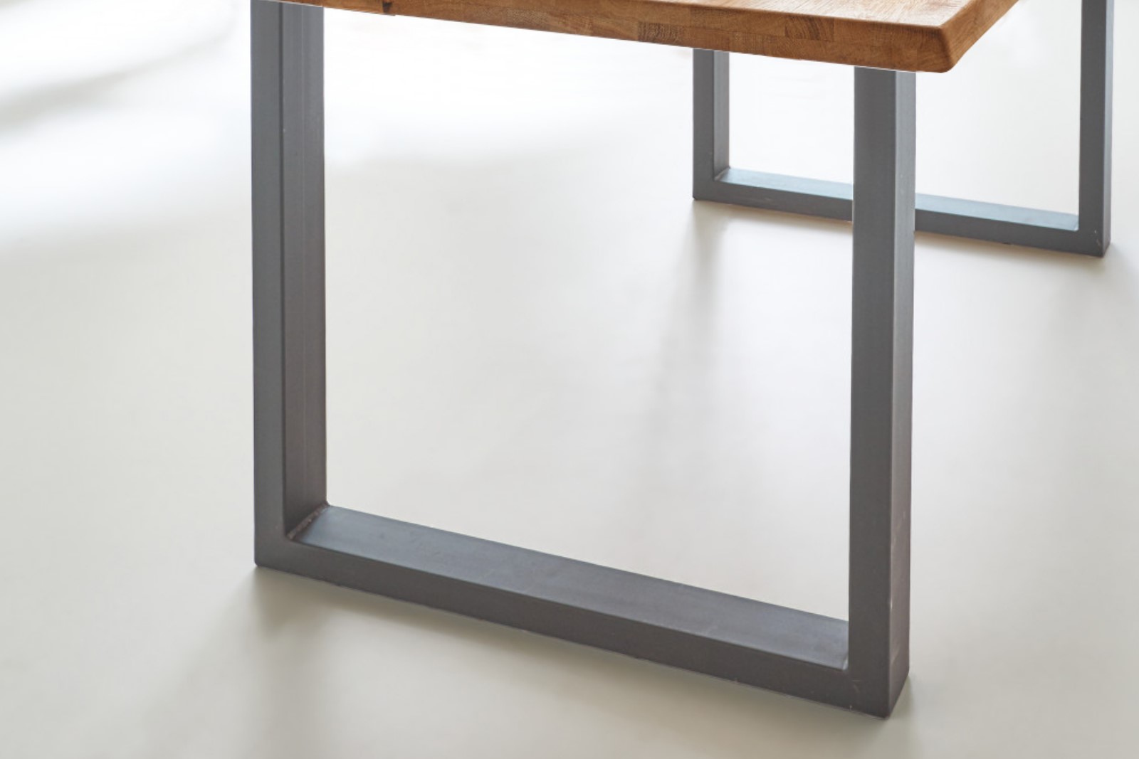  Esstisch Baumkante Massiv Wildeiche 80 x 80 silber grau SESSA