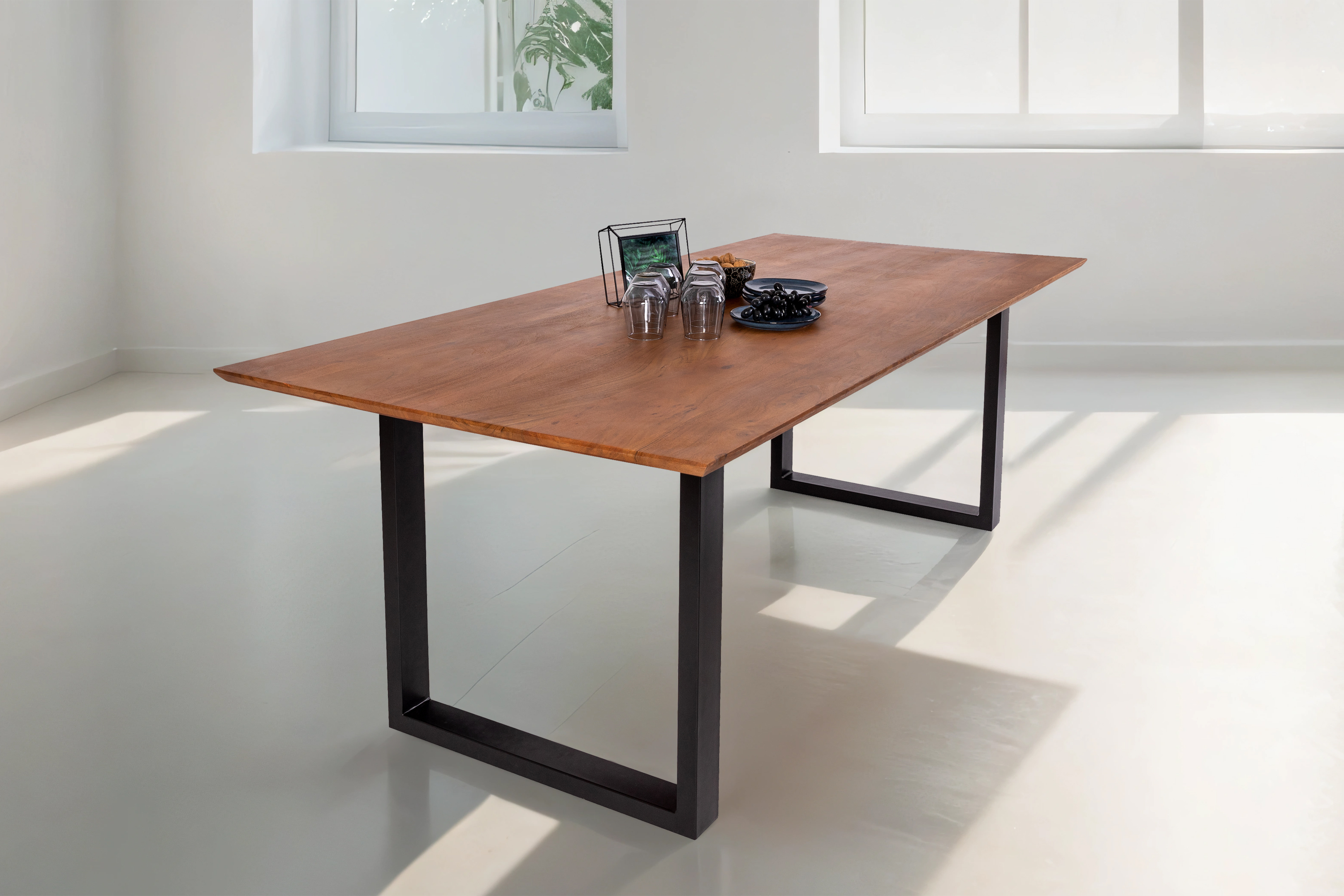 Esstisch 240x100cm Akazie massiv nussbaumfarben schweizer Kante U-Gestell ATLANTA