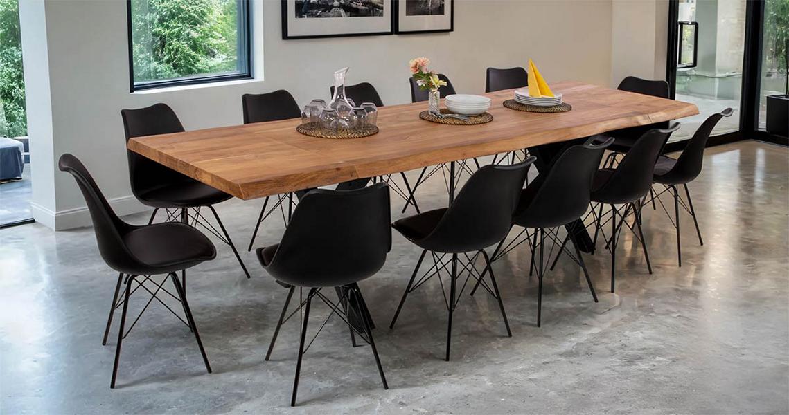 Tisch mit Ansteckplatten