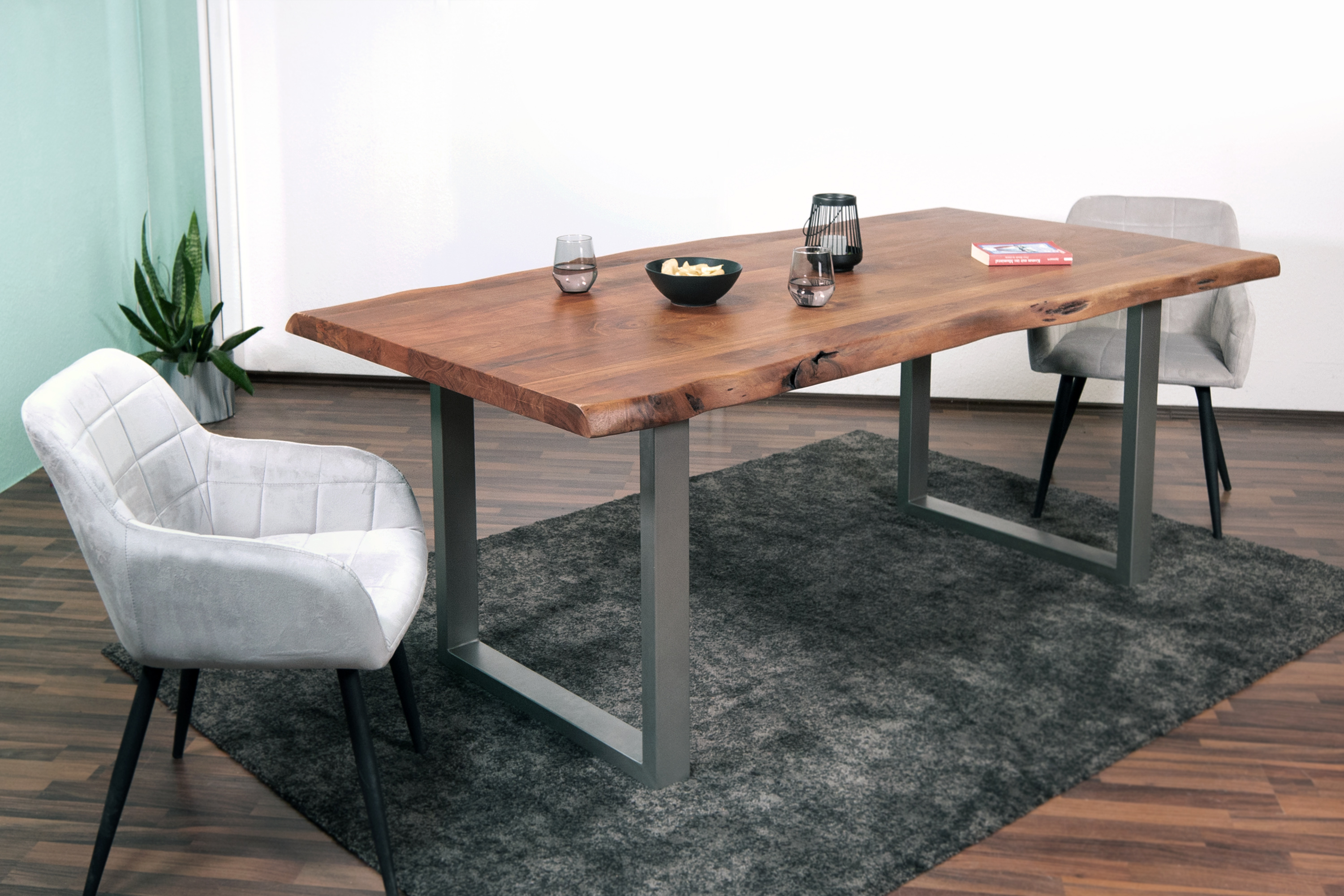 Esstisch Baumkante massiv Akazie Nussbaum 280 x 100 U-Gestell silber CALI