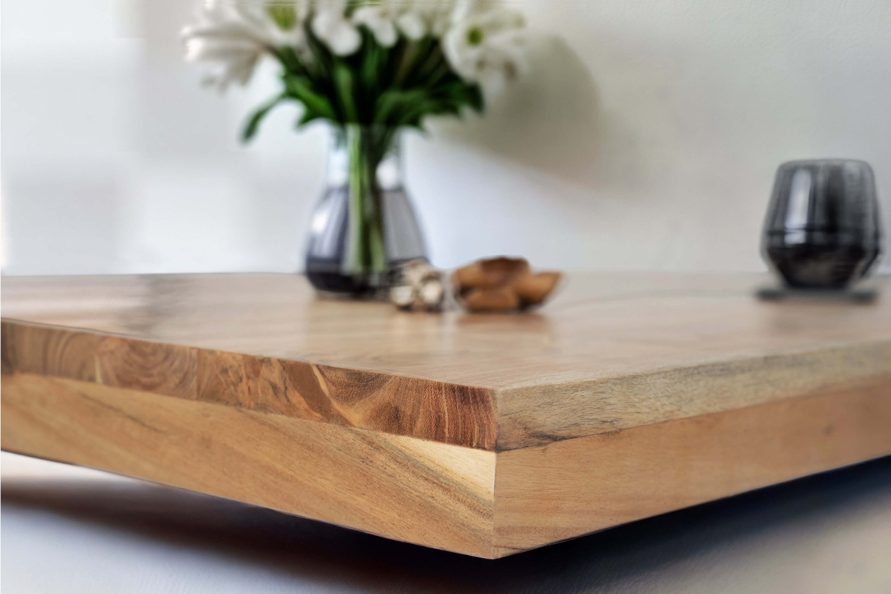 Esstisch Akazie Natur 140 x 80 cm massiv gerade Tischkanten U-Gestell schwarz RIO