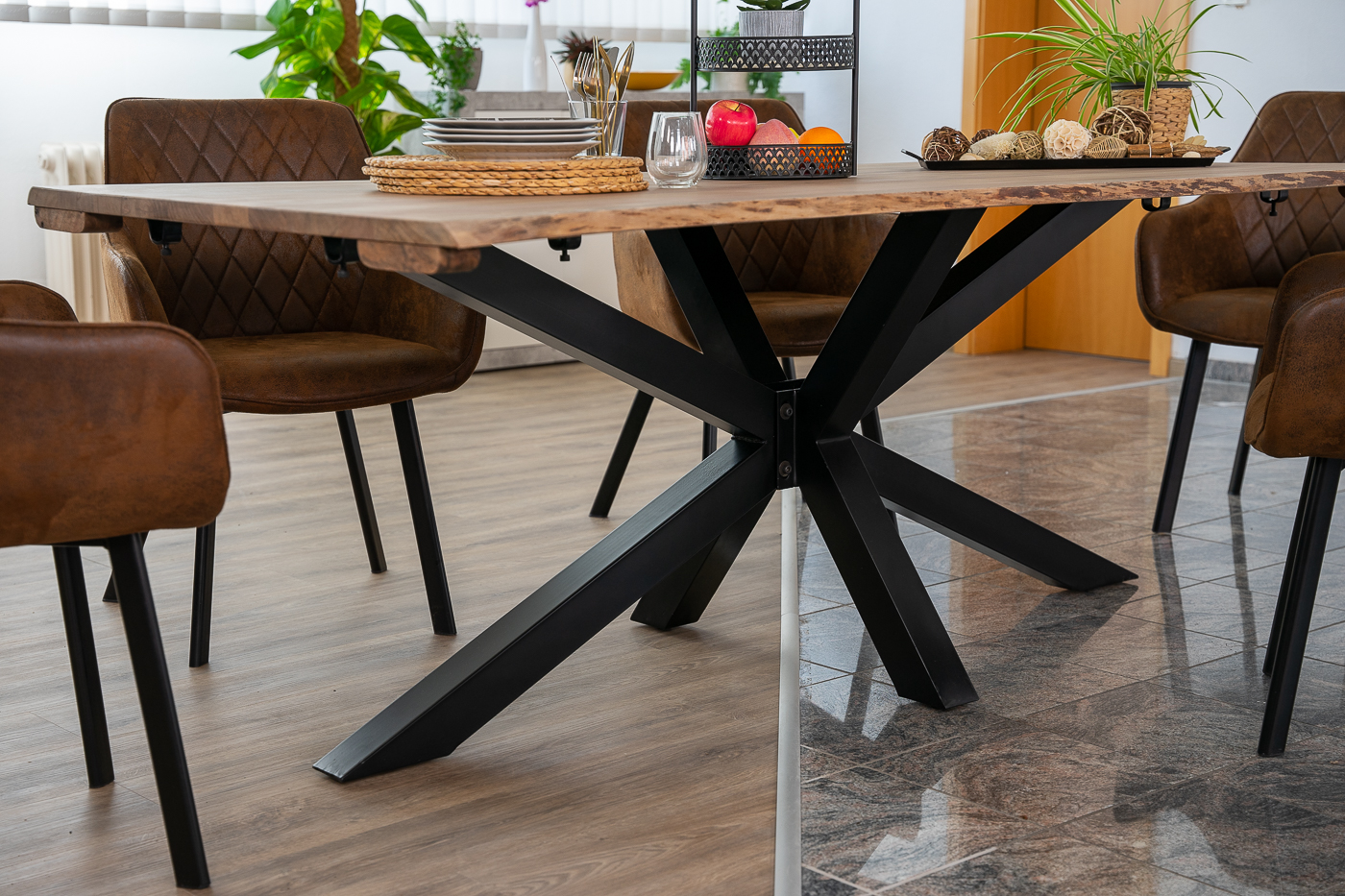 Baumkantentisch Akazie stonefarben 180(280)x90 cm Ansteckplatten Spider-Gestell schwarz JANNIK Baumkantentisch Akazie stonefarben 180(280)x90 cm Ansteckplatten Spider-Gestell schwarz JANNIK