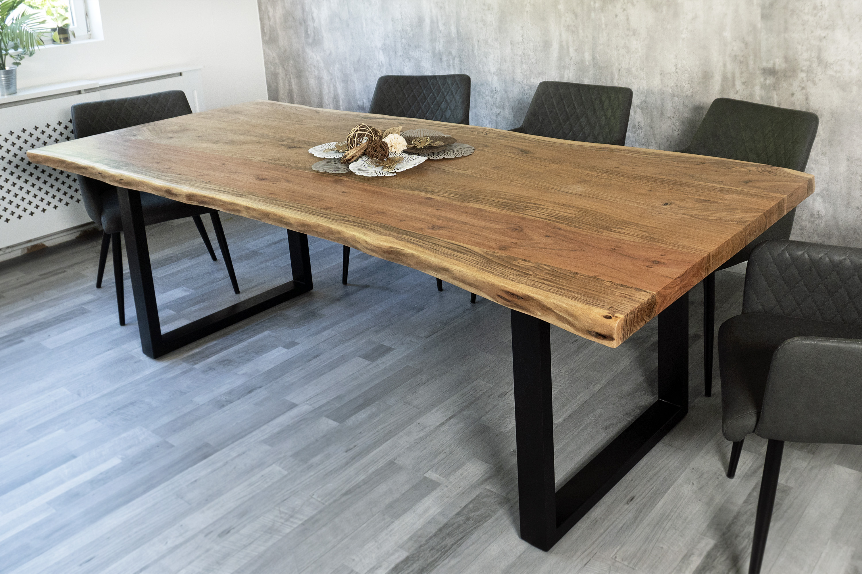 Esstisch Baumkante massiv Akazie Natur 300 x 110 U-Gestell schwarz CALI