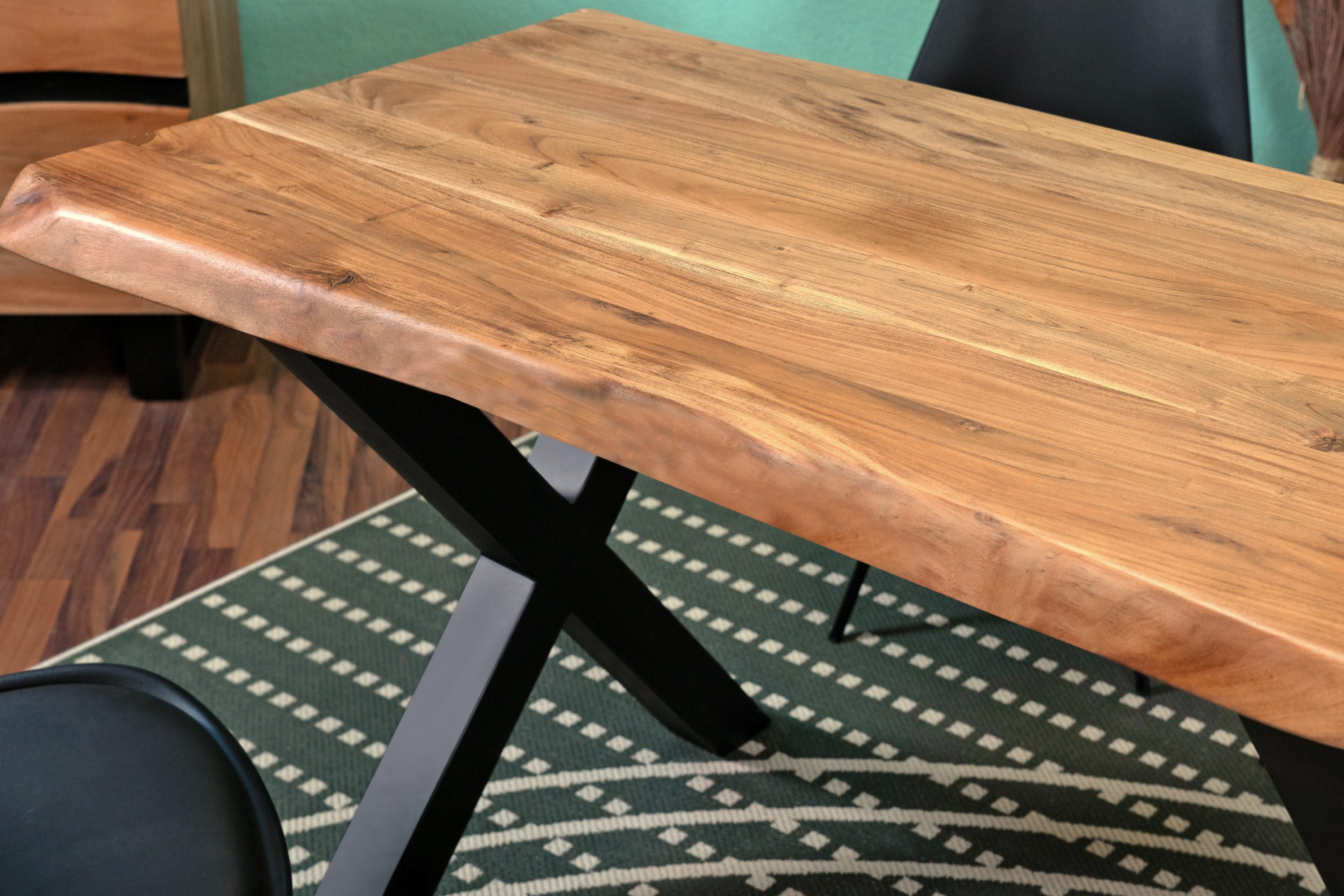 Esstisch Baumkante massiv Akazie Natur 180 x 90 X-Gestell schwarz CALI