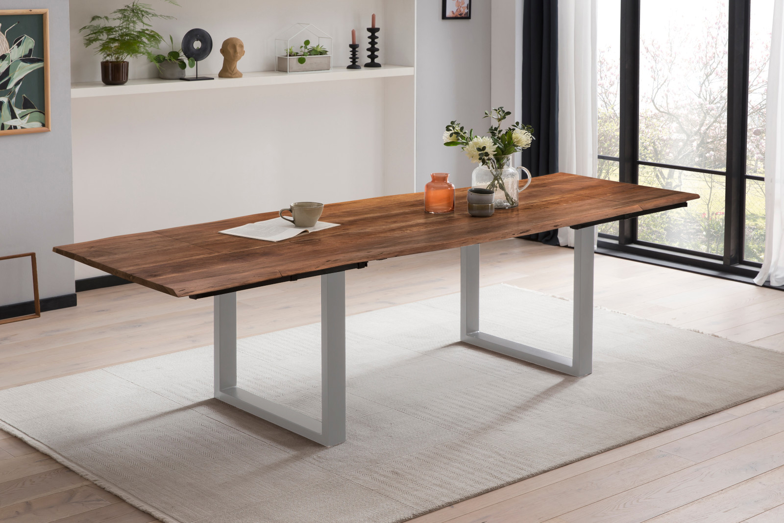 Esstisch Baumkante Akazie nuss 220(320)x100 Ansteckplatten silber PAULO