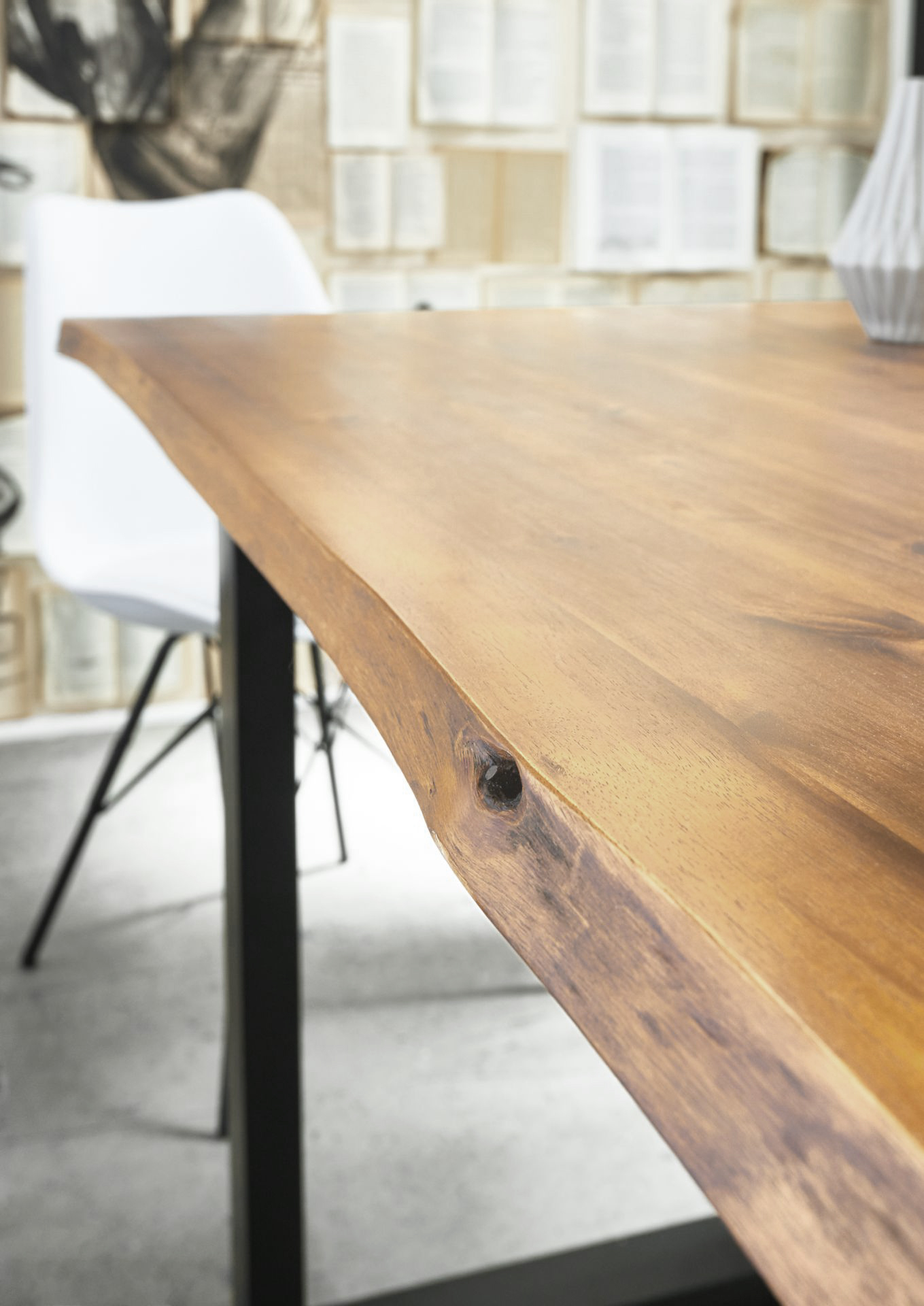 Esstisch Baumkante Akazie naturfarben 180 x 90 cm U-Gestell schwarz HARLEY